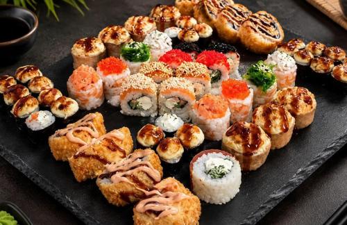 Суши-сет за 67р/1,4кг/52шт от "Joy food" в Речице